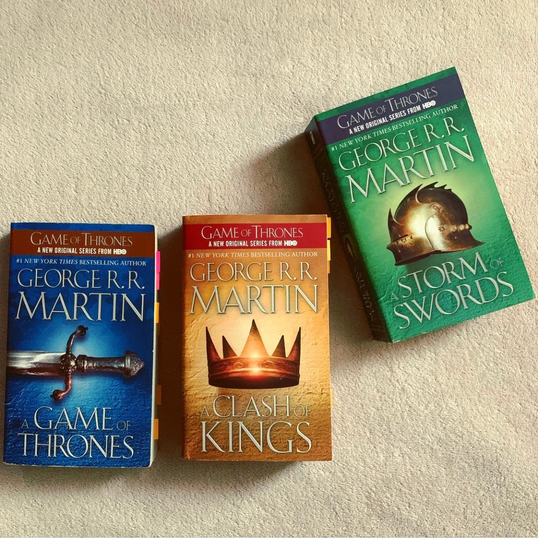 Book Review: A Clash of Kings by George R.R. Martin – The Last Book On The  Left